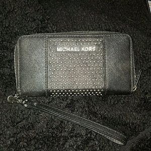 Michael Kors Black Zipper Wristlet